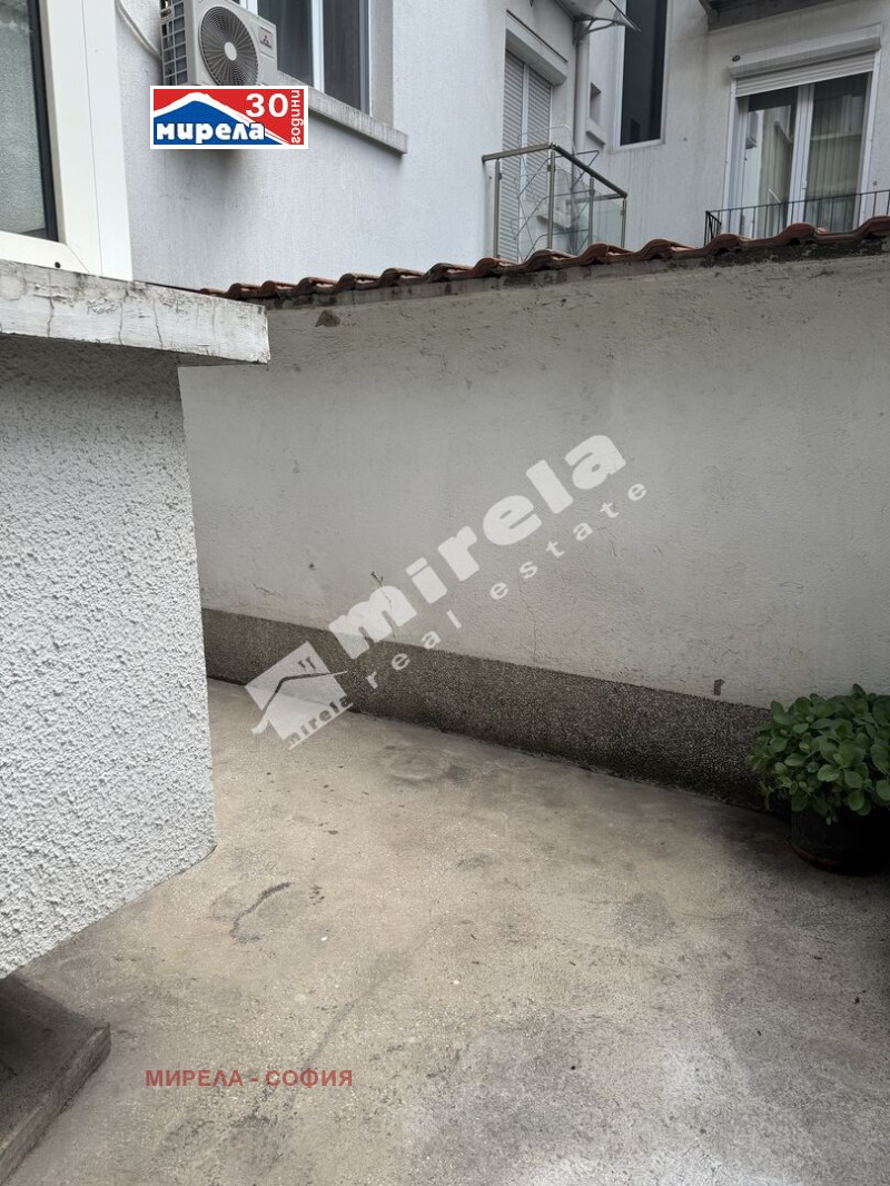 Издаје се  2 спаваће собе Софија , Центар , 102 м2 | 67906857 - слика [10]