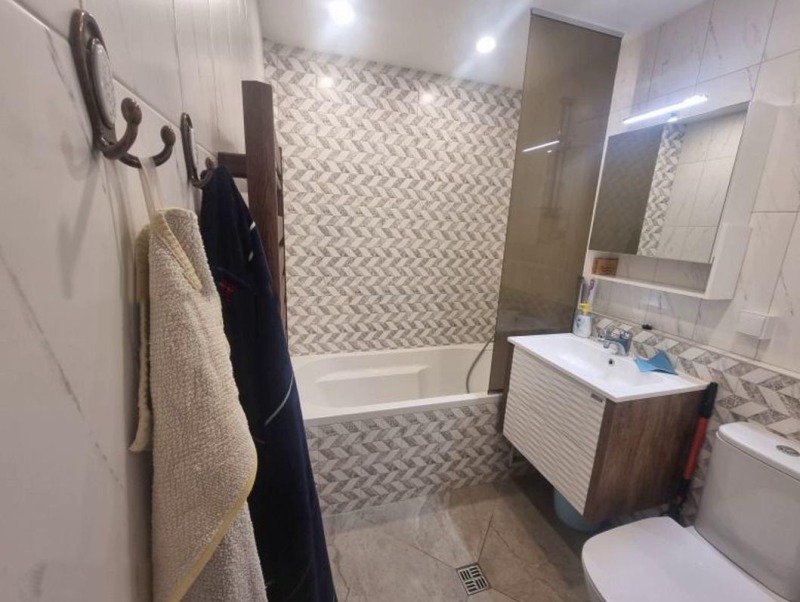 Дава под наем 4-СТАЕН, гр. София, Връбница 1, снимка 10 - Апартаменти - 52730822