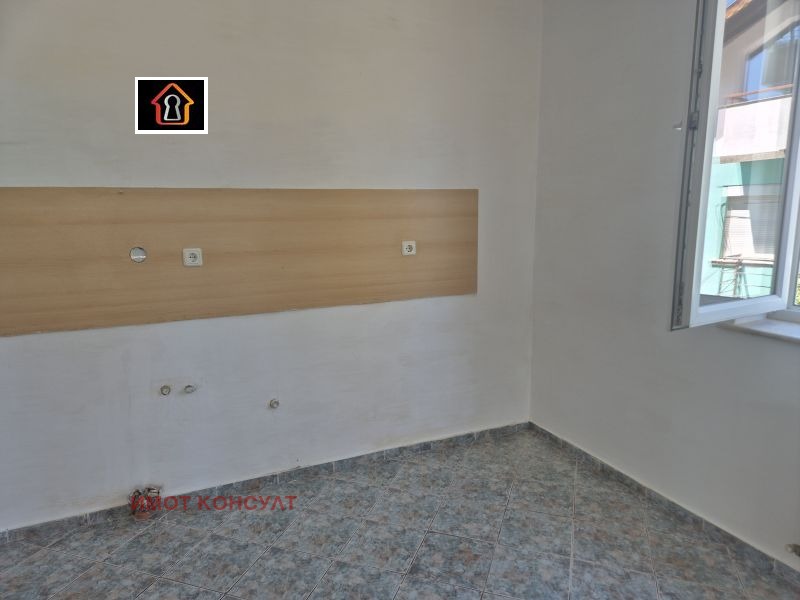 В аренду  1 спальня Враца , Център , 60 кв.м | 31919691