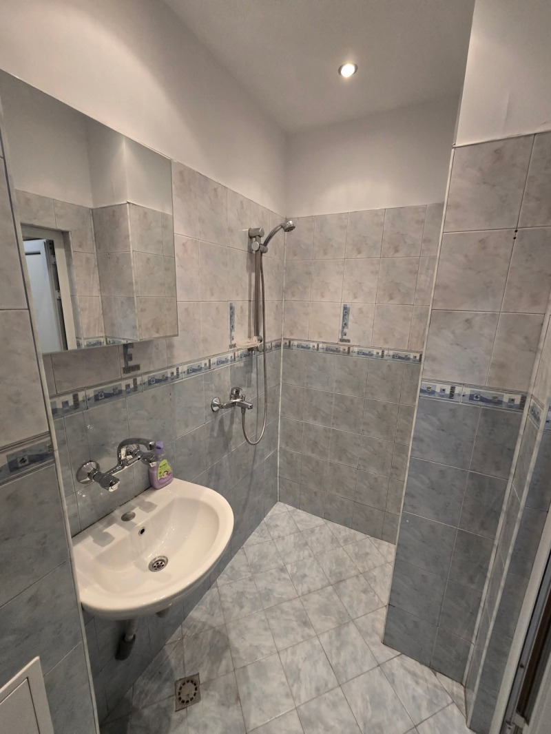 Дава под наем 2-СТАЕН, гр. София, Свобода, снимка 4 - Апартаменти - 52448757