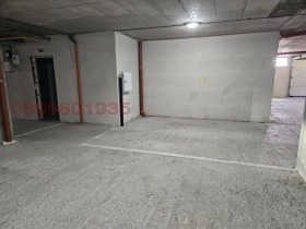 ГАРАЖ, ПАРКОМЯСТО, 13 m2