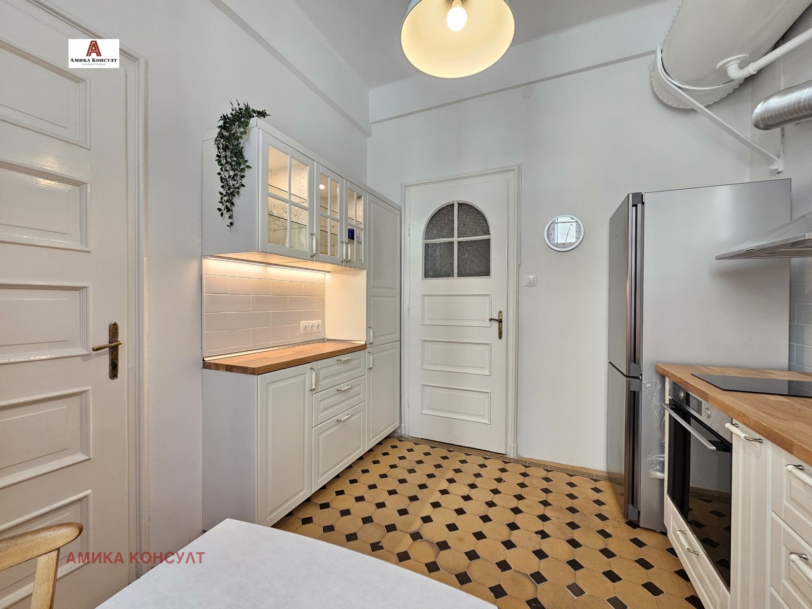 Дава под наем МНОГОСТАЕН, гр. София, Център, снимка 1 - Апартаменти - 53855404