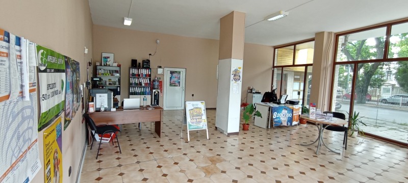 Дава под Наем МАГАЗИН в град Шумен, Център - 102 кв.м / 800 € » 1 564.66 лв., АДРЕС НЕДВИЖИМИ ИМОТИ - КАНТОРА ШУМЕН