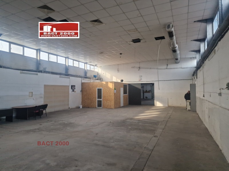 Дава под Наем ПРОМ. ПОМЕЩЕНИЕ в град София, Враждебна - 375 кв.м / 1 875 € » 3 667.18 лв., ВАСТ 2000