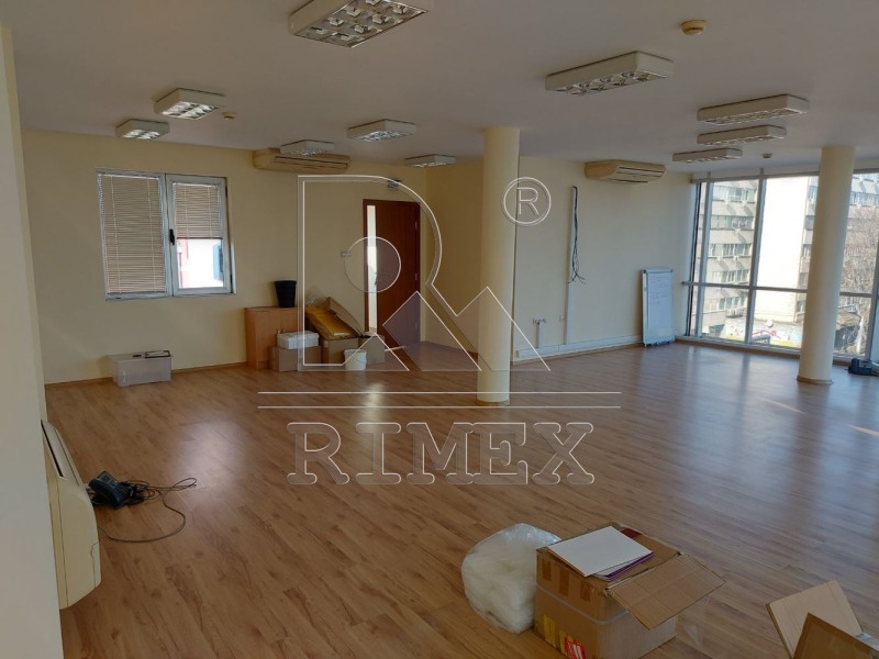 Da affittare  Ufficio Plovdiv , Tsentar , 93 mq | 18696515 - Immagine [3]