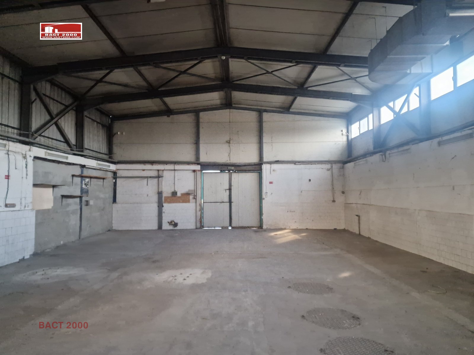 Дава под наем ПРОМ. ПОМЕЩЕНИЕ, гр. София, Враждебна, снимка 3 - Производствени сгради - 53631555