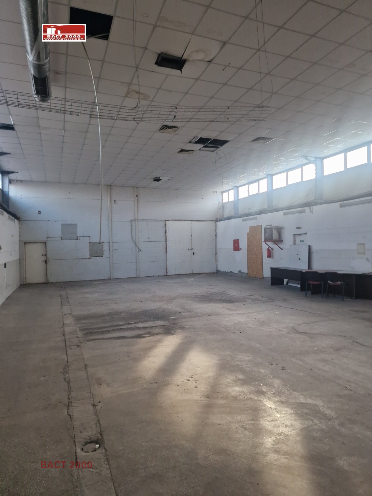 Дава под наем ПРОМ. ПОМЕЩЕНИЕ, гр. София, Враждебна, снимка 4 - Производствени сгради - 53631555