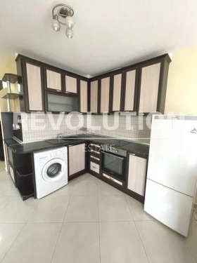 1 quarto Centar, Varna