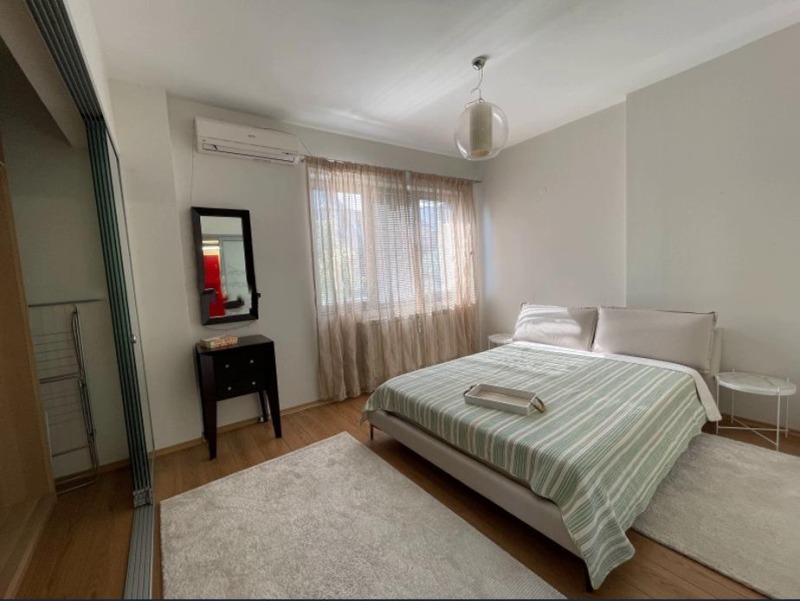 Издаје се  2 спаваће собе Софија , Центар , 100 м2 | 22079769 - слика [7]