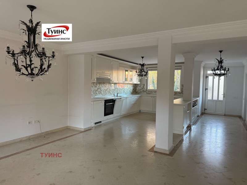 Дава под наем КЪЩА, гр. Пловдив, Кършияка, снимка 13 - Къщи - 52537600