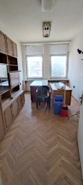 Дава под наем ОФИС, гр. Шумен, Център, снимка 1