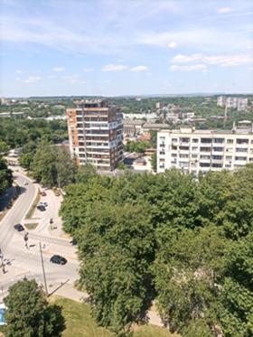 Продажба на четеристайни апартаменти в град Шумен - изображение 4 