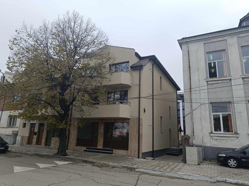 Продава  Етаж от къща град Хасково , Училищни , 140 кв.м | 35563746