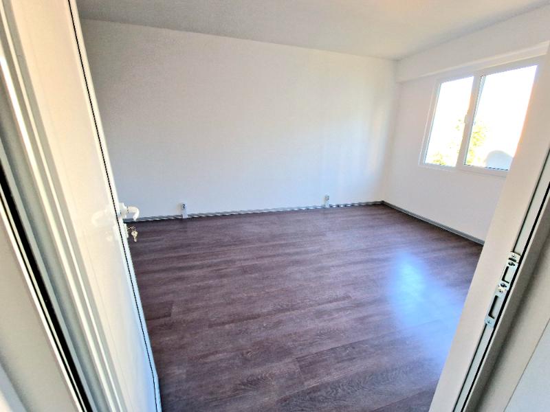 Продава  3-стаен град Търговище , Запад 2 , 70 кв.м | 10062664 - изображение [15]