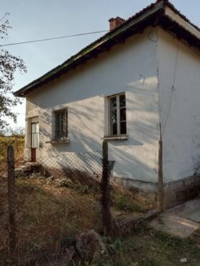 Продажба на имоти в с. Малорад, област Враца - изображение 1 